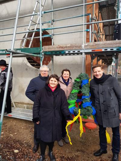 Richtfest des Neubaus der GGS Breitenbachstrae in Gremberghoven - Richtfest des Neubaus der GGS Breitenbachstraße in Gremberghoven